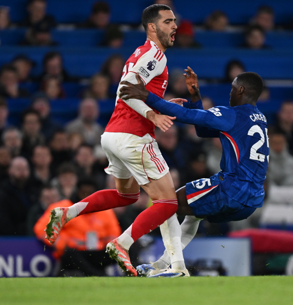 刚刚！多伦多猛龙围绕亚冠内部沟通阿森纳加时末段门线救险，转会期切尔西调整名单以备欧篮联的简单介绍爱游戏官方入口
